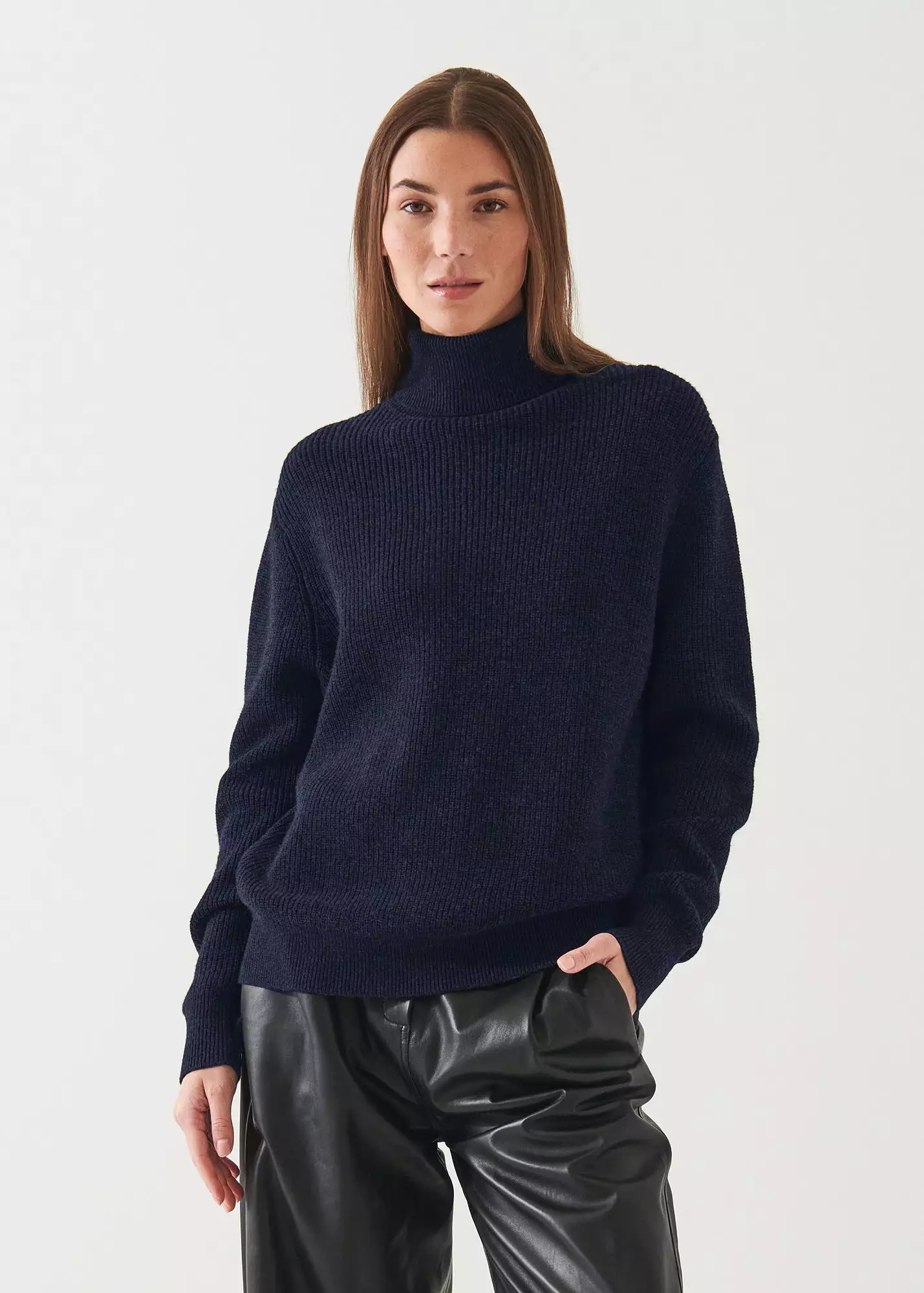 BOYFRIEND RIBBED TURTLENECK