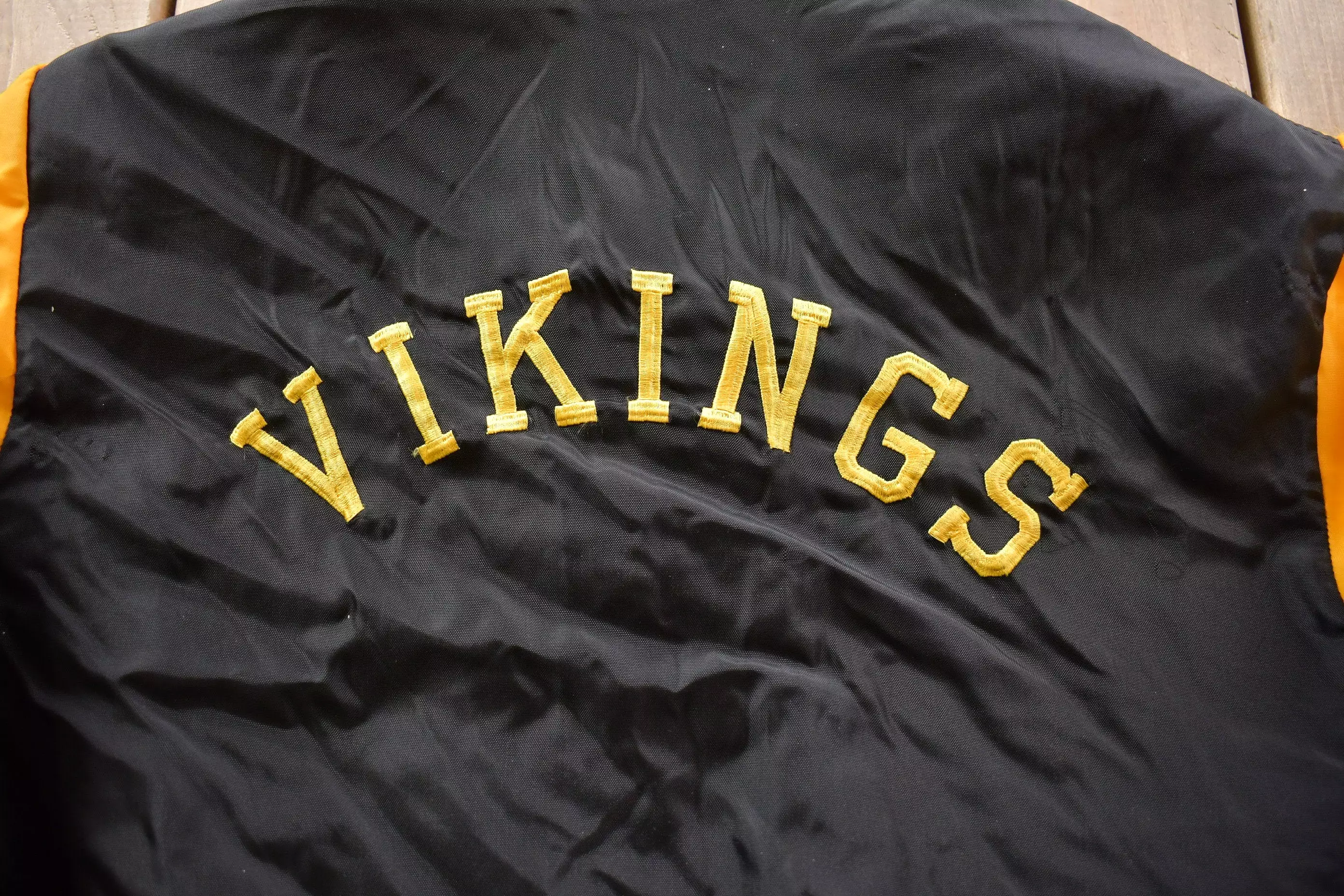 Vintage 1970 Embroidered Vikings Football Bomber Bomber Jacket / Snap Button / Streetwear / Souvenir Jacket / Made In Canada / W